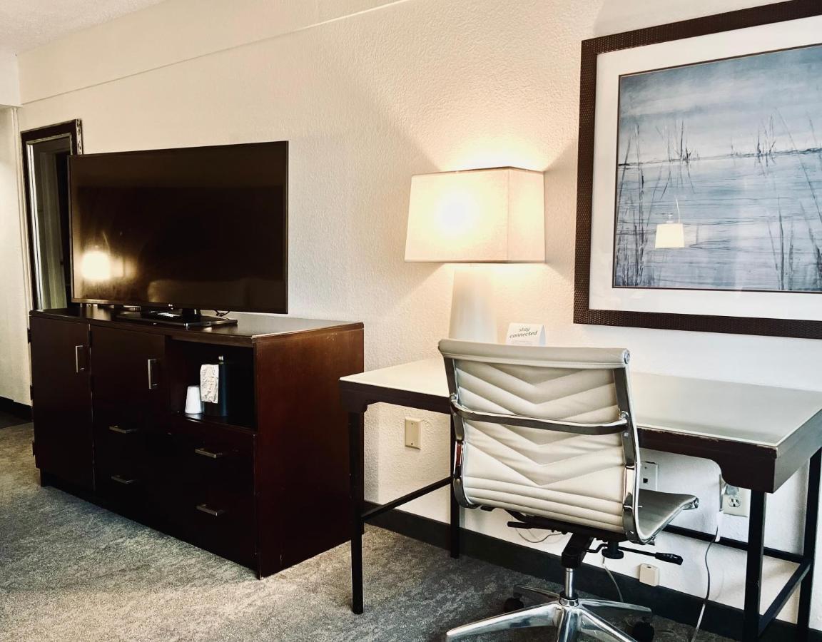 Holiday Inn Virginia Beach - Norfolk By Ihg Exterior foto