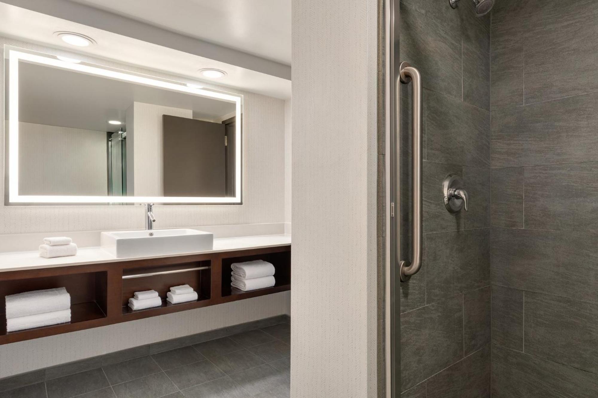 Holiday Inn Virginia Beach - Norfolk By Ihg Exterior foto